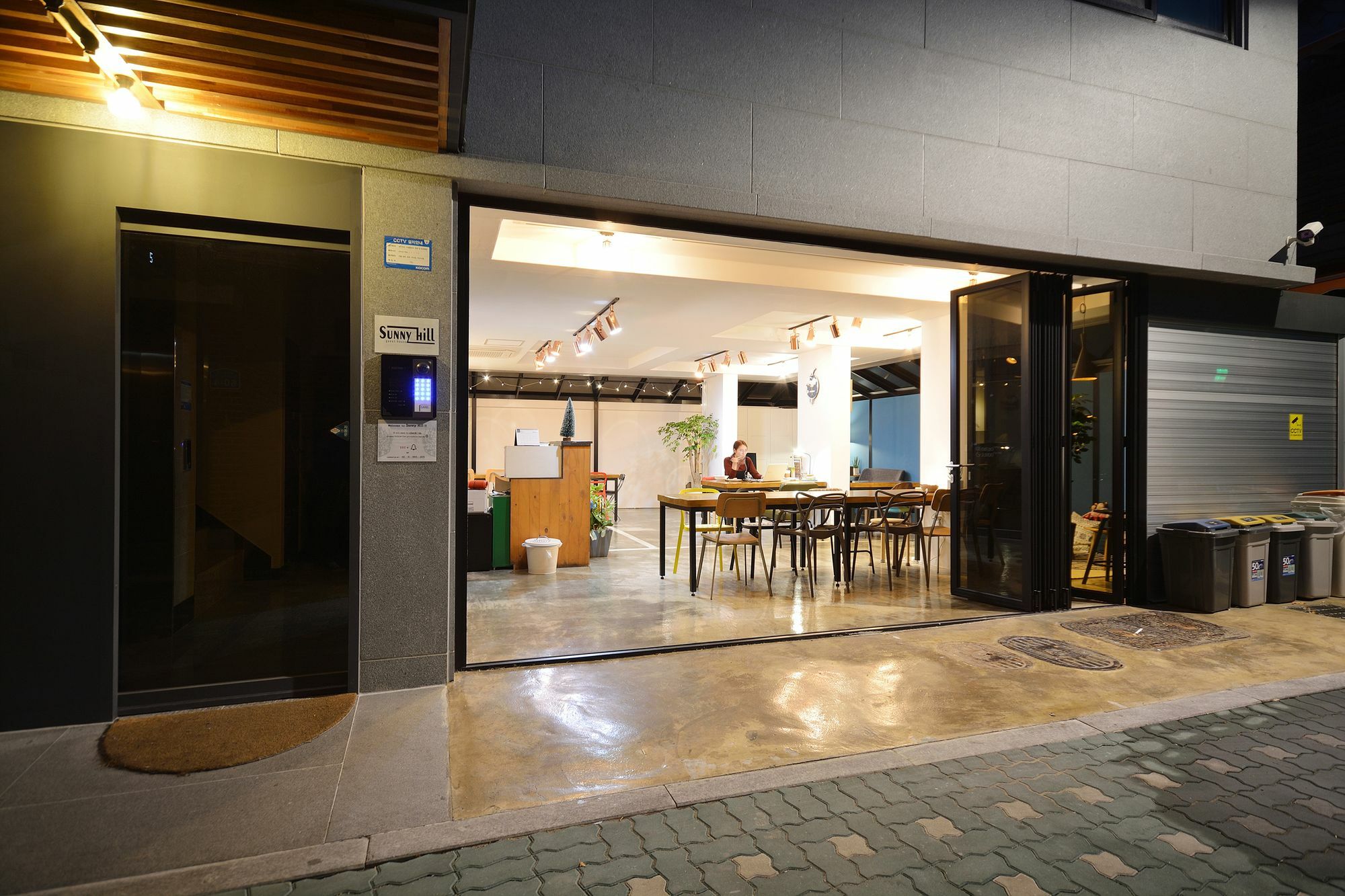 Sunnyhill Hostel Hongdae Seúl Exterior foto